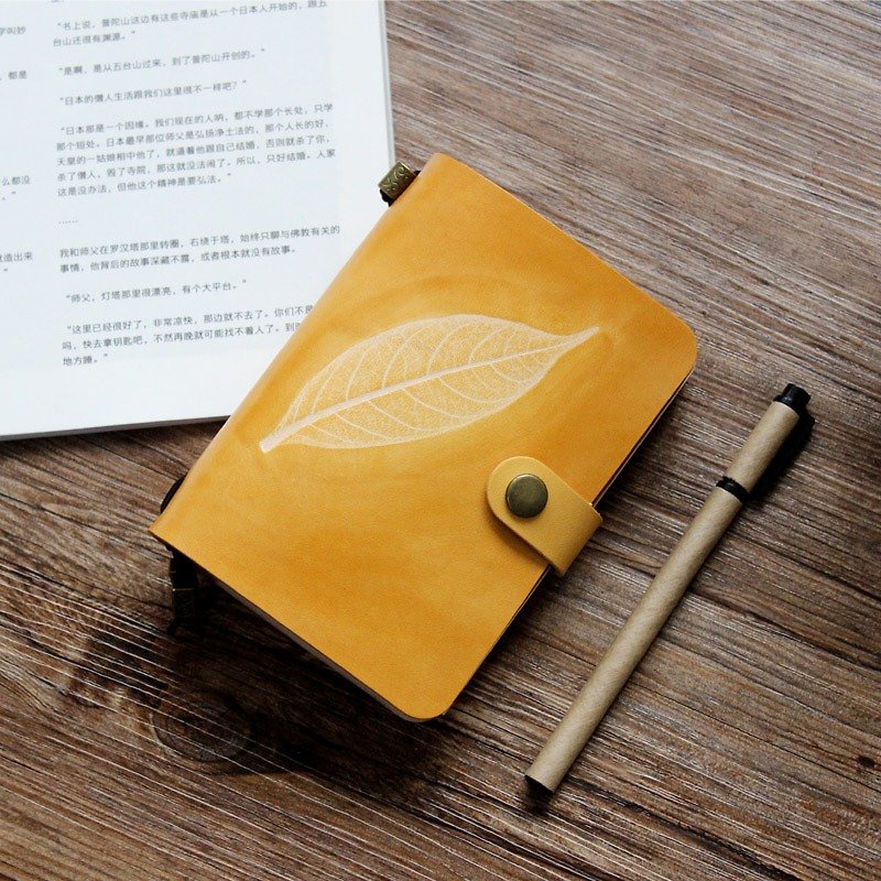 如玮树叶擦染系列 黄茶护照版手帐本 笔记本 日记本TN旅行本（免费刻字）14*10cm - 笔记本/手帐 - 真皮 黄色