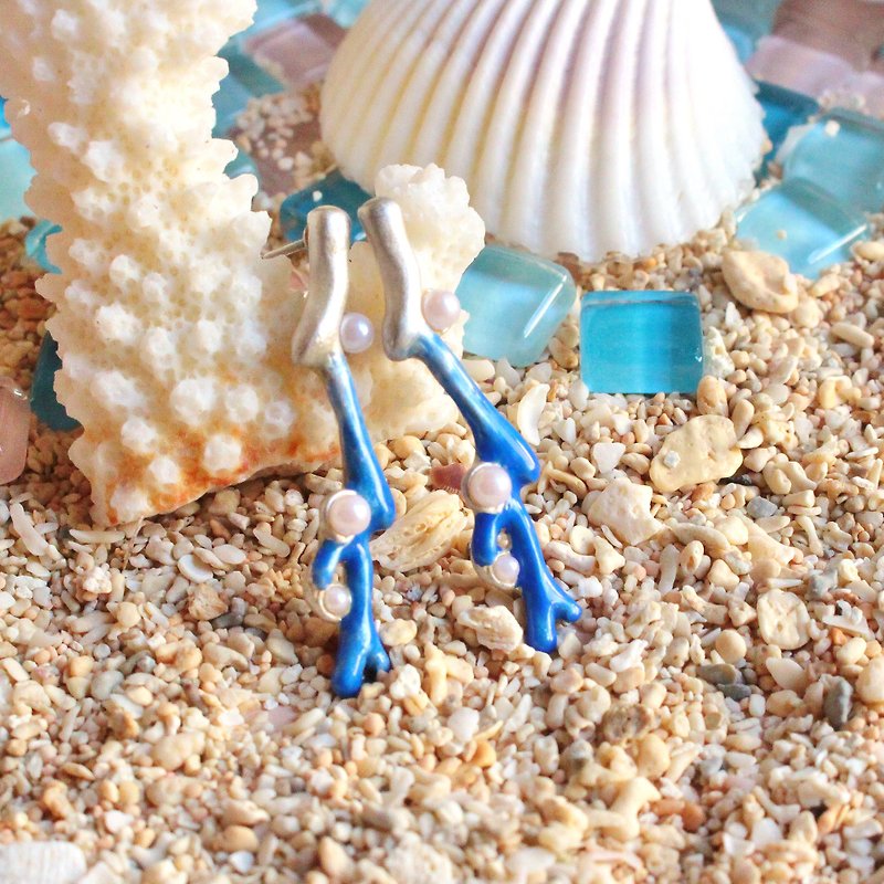 Coral Blue サンゴの欠片ブルーピアスPA419BL - 耳环/耳夹 - 其他金属 蓝色