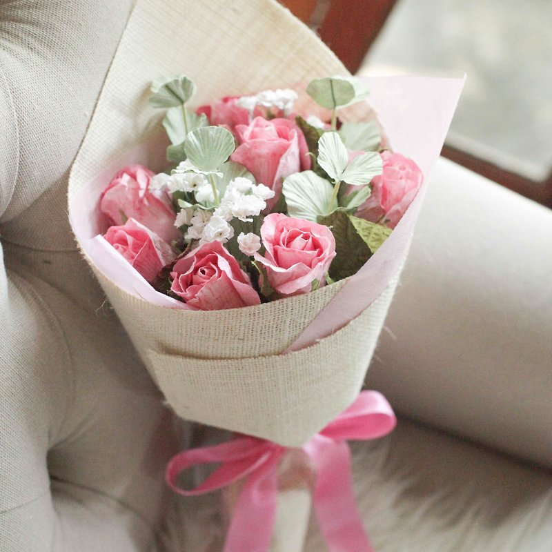 Rose Bud Classic Pink Valentine Bouquet - 木工/竹艺/纸艺 - 纸 粉红色