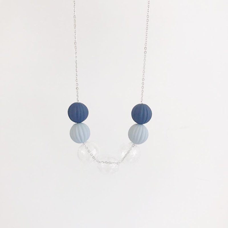 蓝色玻璃珠项链 颈链 Navy Blue Glass Ball Necklace - 颈链 - 玻璃 蓝色