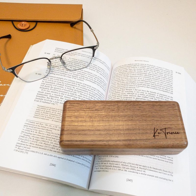 【客制】免费刻字 原木眼镜盒 - 收纳用品 - 木头 咖啡色