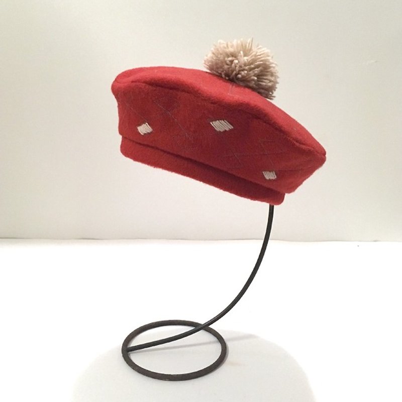刺繍ポンポンベレー帽　レッド - 围嘴/口水巾 - 其他材质 红色