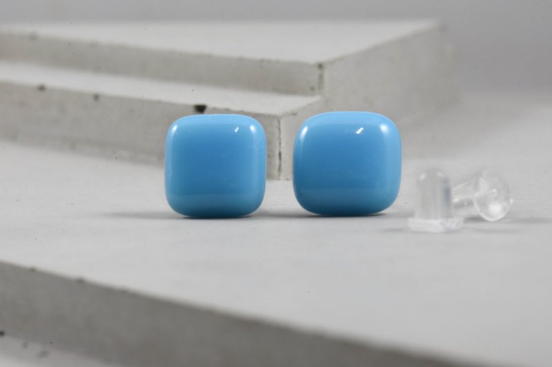 琉璃耳环-Pantone 297 - 耳环/耳夹 - 玻璃 蓝色