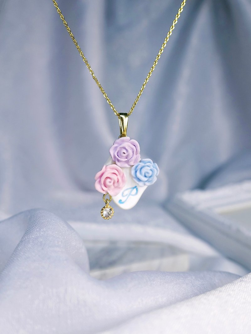 浪漫玫瑰手绘字母项链 三色花 白锆石 伴娘礼物 - 项链 - 粘土 多色