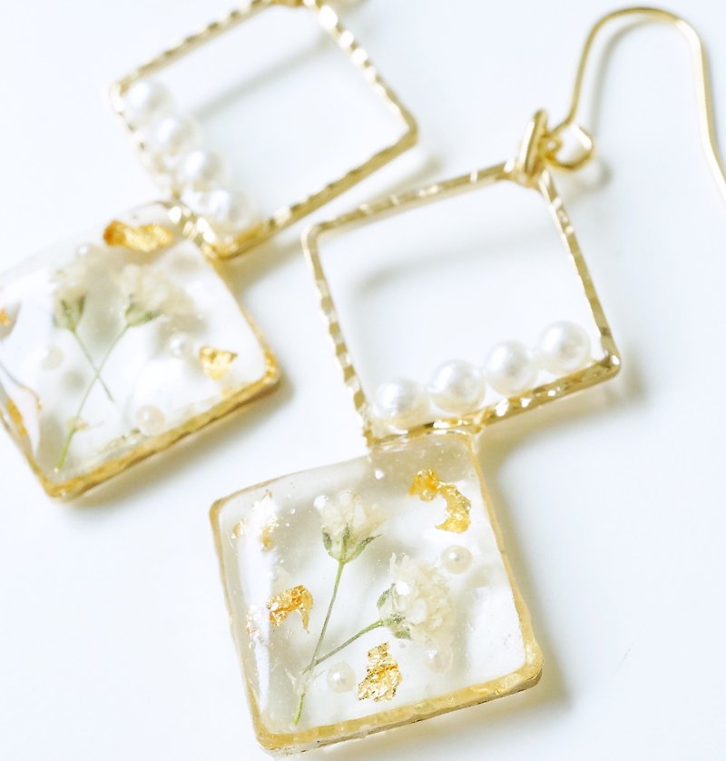 かすみ草と金箔パールイヤリング - 耳环/耳夹 - 植物．花 白色