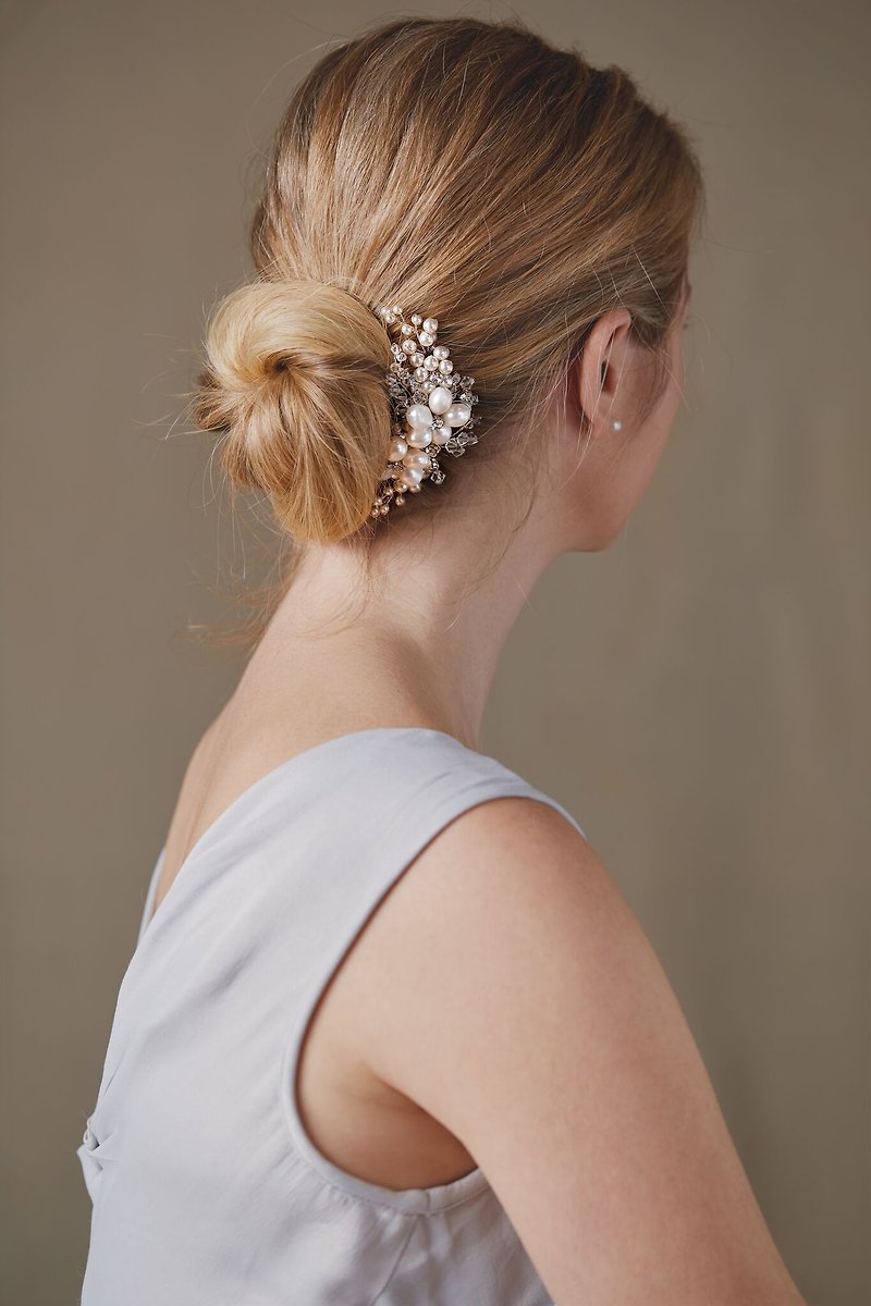 Grana - 施华洛世奇水晶淡水珍珠发梳 - 发饰 - 宝石 银色