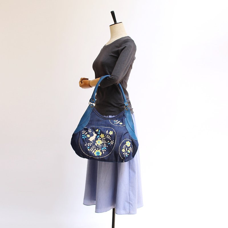 うさぎガーデン刺繍・グラニーバッグ - 侧背包/斜挎包 - 棉．麻 蓝色