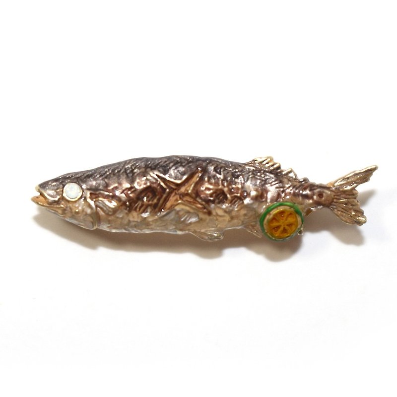 Pacific Saury　秋刀魚　/　ピンブローチ　PB095 - 胸针 - 其他金属 咖啡色