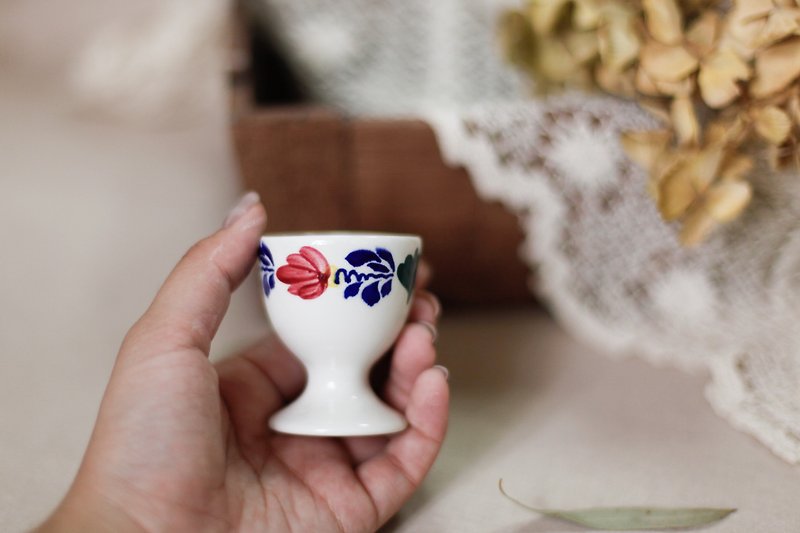 【好日恋物】荷兰vintage 手绘植物陶瓷高脚蛋杯/叶/花纹/松果 - 摆饰 - 瓷 