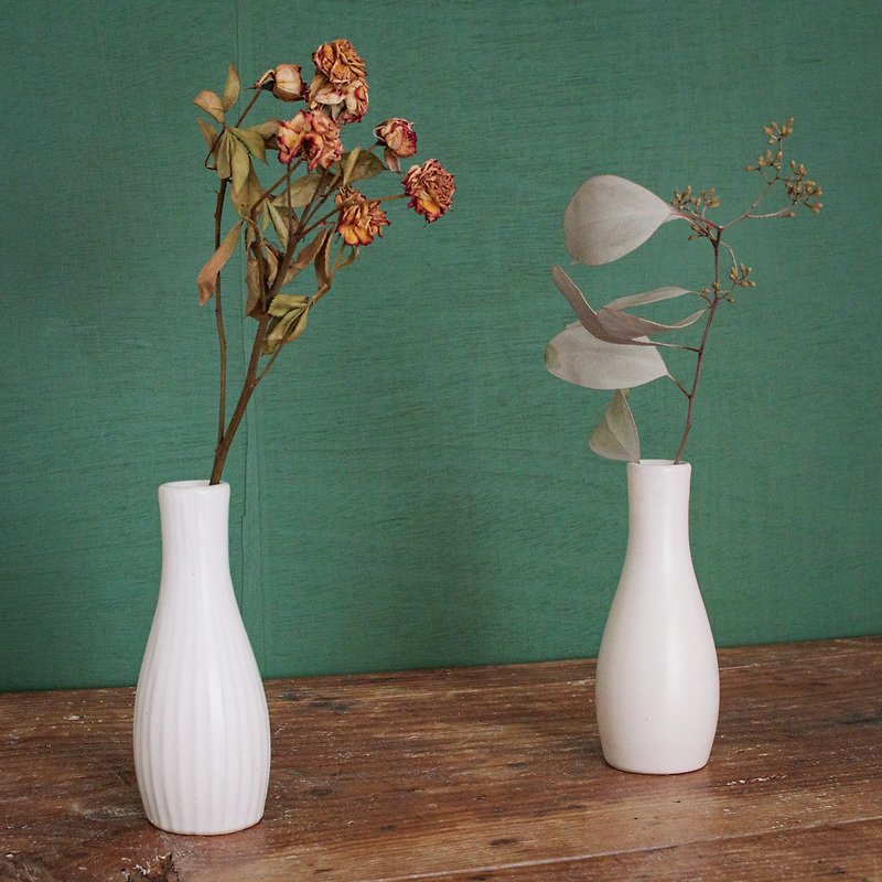 ジョグジャフラワーヴェース/ホワイトプレーン - 花瓶/陶器 - 陶 