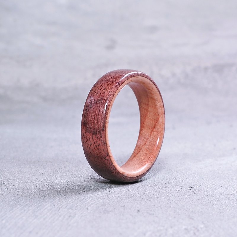 Classic wooden ring Walnut x Beech - 戒指 - 木头 