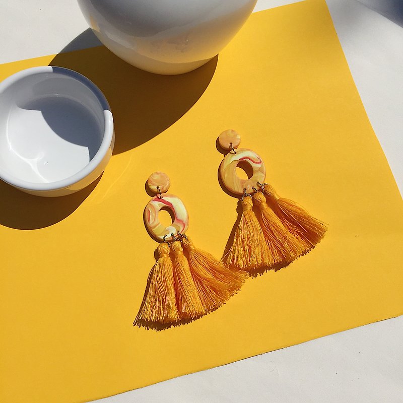 Hand made polymer clay earrings Freeform Yellow marble with tassel - 耳环/耳夹 - 其他材质 黄色