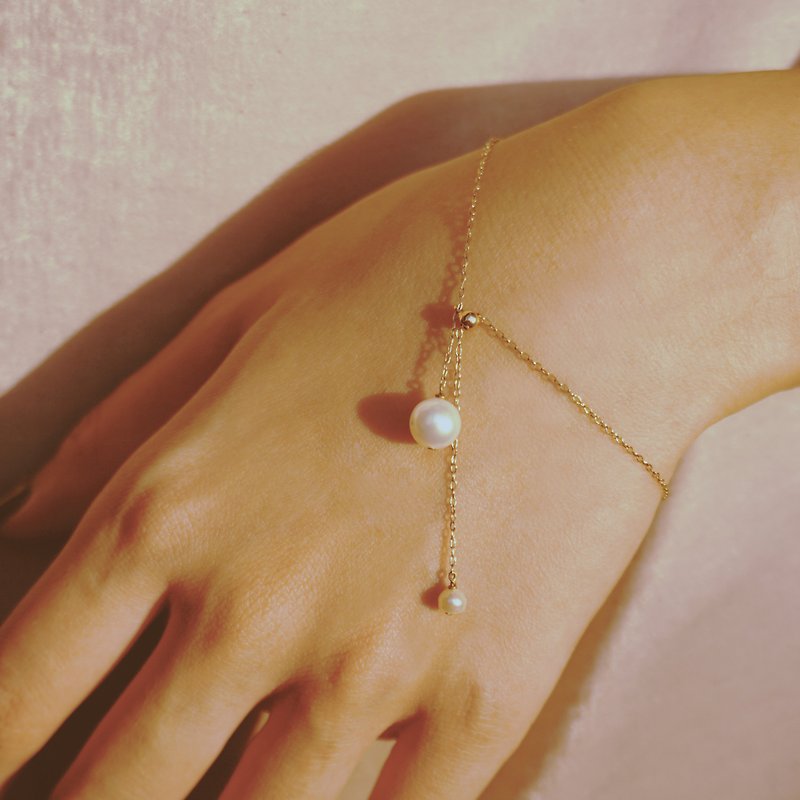 金色珍珠铃铛14k合金手链Pearl Bell Bracelet 女生礼物 情人礼物 - 手链/手环 - 其他金属 金色