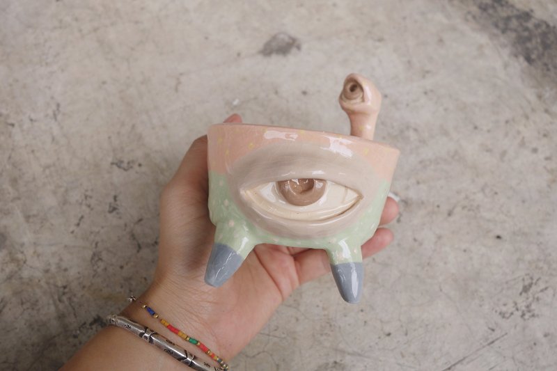 Handmade ceramic pot 1big eye and 1small eye monster :) - 植栽/盆栽 - 陶 多色