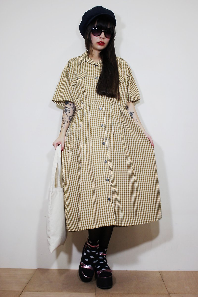 F2126[日本制里标](Vintage)卡其色格纹排扣棉质短袖古着洋装(Made in Japan) - 洋装/连衣裙 - 棉．麻 卡其色
