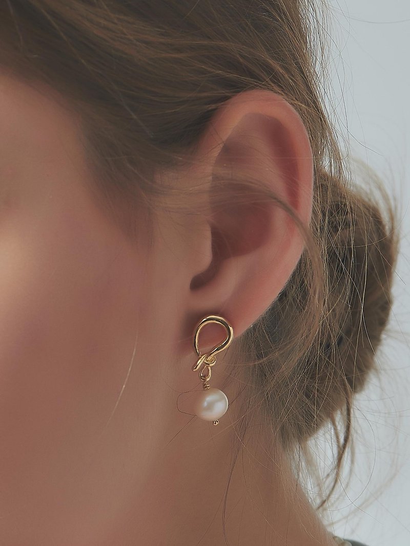 LESIS | Thread - 耳环/耳夹 - 珍珠 金色