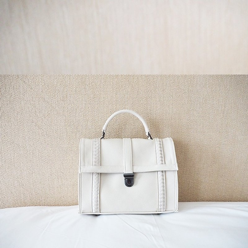 Mini White Choc Cover Bag (M) - 女款休闲鞋 - 聚酯纤维 白色