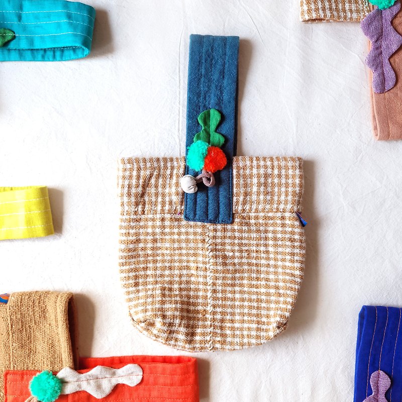 DUNIA handmade // 草木染手织布 环保外出小物袋 餐袋 - 格纹 - 手提包/手提袋 - 棉．麻 多色