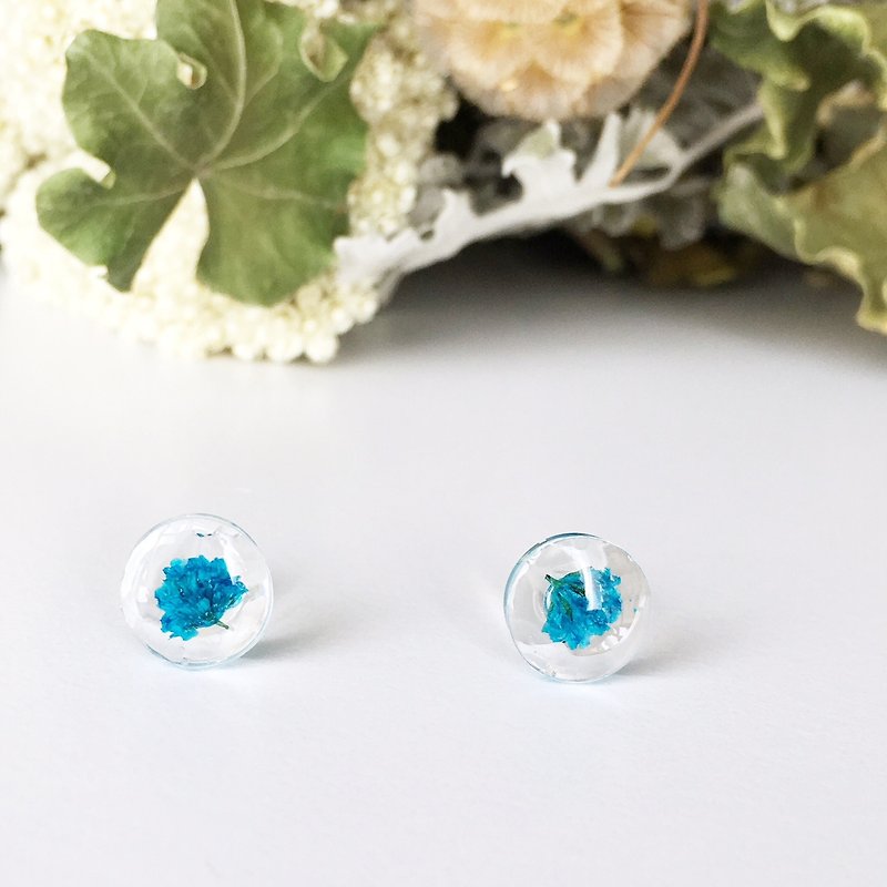 Stud earrings for pierced ears contained blue babys breath (10mm) - 耳环/耳夹 - 其他材质 蓝色