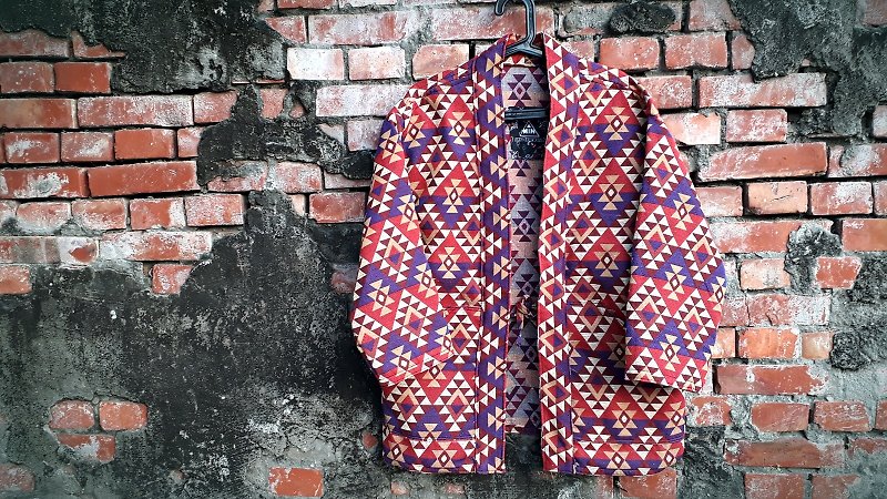 AMIN'S SHINY WORLD手工订制KIMONO三角几何民族提花罩衫大衣外套 - 女装休闲/机能外套 - 棉．麻 红色