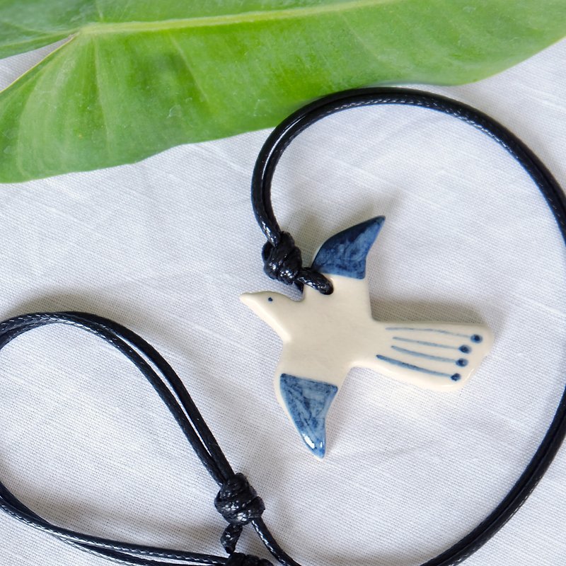 Blue winged necklace - 项链 - 陶 蓝色