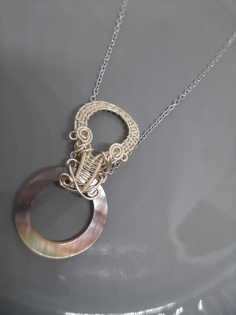 炫彩光泽珍珠贝设计款项链 - 项链 - 其他金属 银色