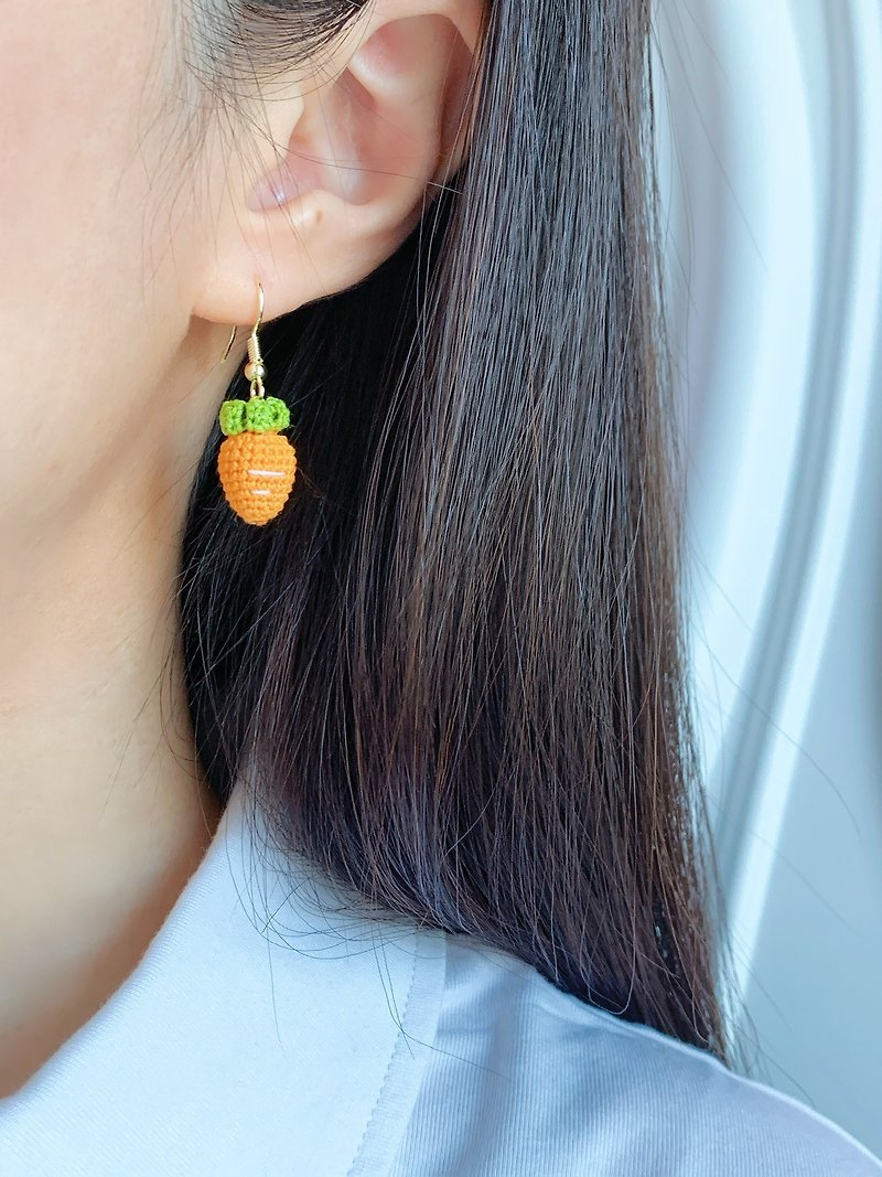 手工编织微鈎萝卜S925银耳环 - 耳环/耳夹 - 绣线 多色