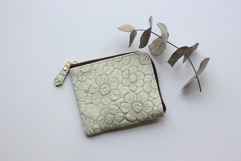ピッグスキンのスリムなミニ財布　フラワー　ホワイト - 皮夹/钱包 - 真皮 白色