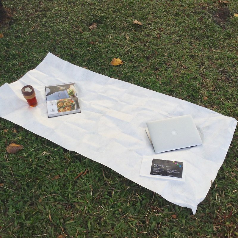 Picnic Light 超轻量野餐垫/ 63 x 170 cm/ 防水/ 1~2人用 - 野餐垫/露营用品 - 聚酯纤维 白色