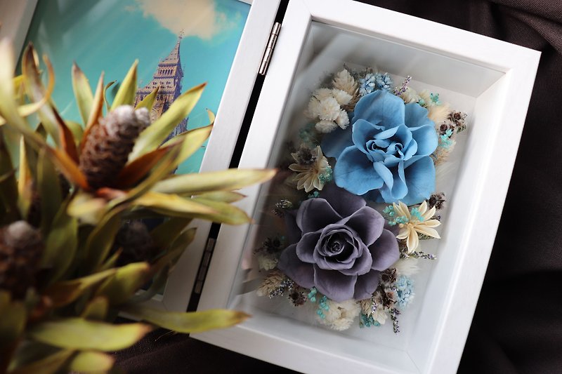 | 定制化礼物 | - 我们的宝物盒 (中性色调) - 永生花 玫瑰 相框 - 画框/相框 - 植物．花 蓝色