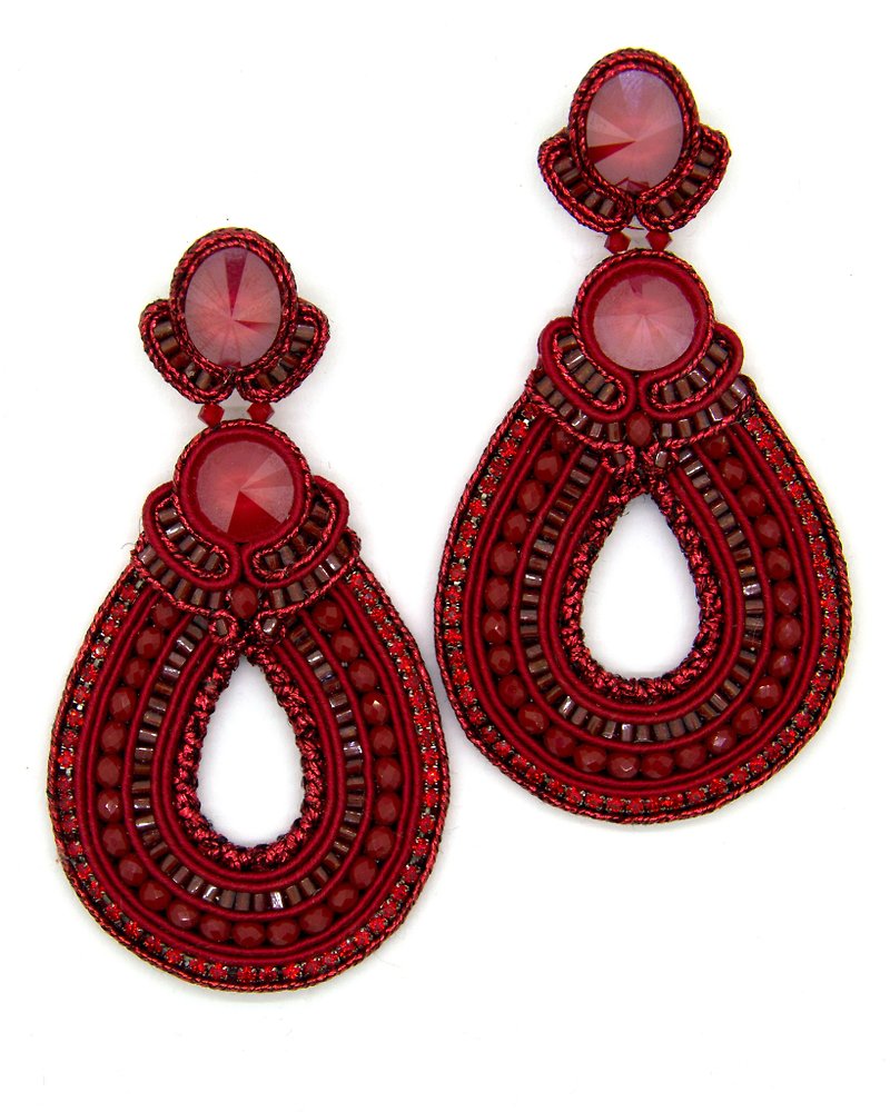 Hoop teardrop beaded earrings in red color - 耳环/耳夹 - 其他材质 红色