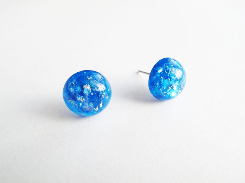 Rosy Garden 蓝色地球半圆水晶胶耳环 可换耳夹式 - 耳环/耳夹 - 塑料 蓝色