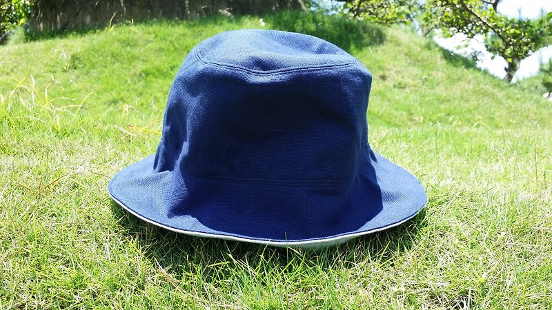 深蓝色&浅蓝色素色双面帽/渔夫帽/遮阳帽 - 帽子 - 棉．麻 蓝色