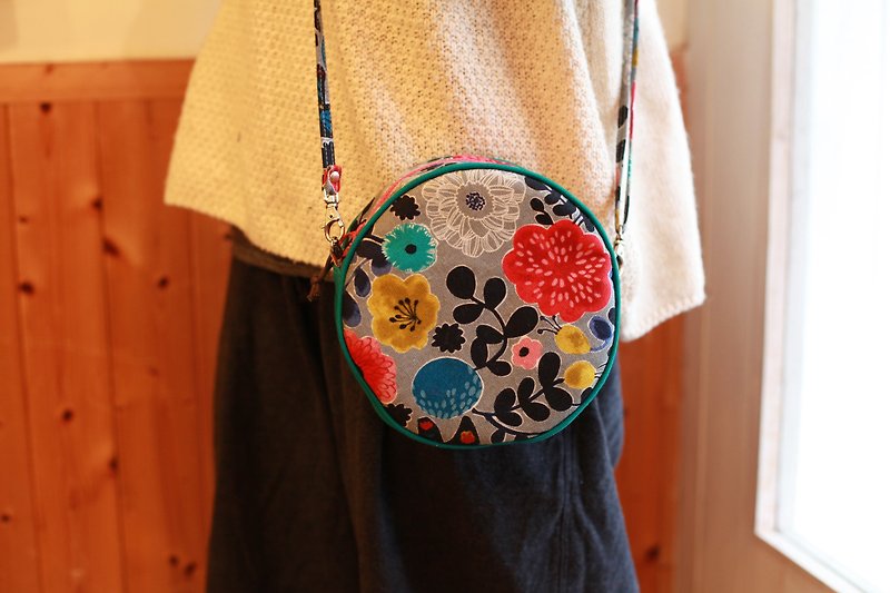 【好日手作】Handmade。春天的气息。日式小圆包 。礼物 - 侧背包/斜挎包 - 其他材质 绿色
