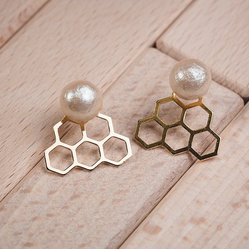 棉珍珠耳环 - Honeycomb - 耳环/耳夹 - 其他金属 金色