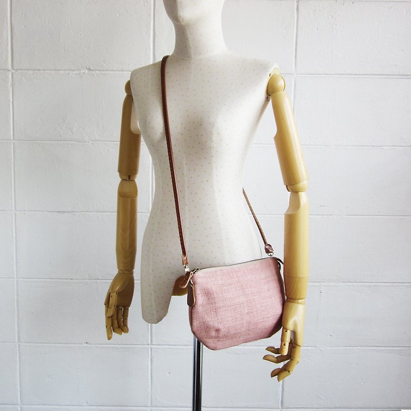 手工棉制迷你肩背包-天然植物染-粉红色 - 侧背包/斜挎包 - 植物．花 粉红色