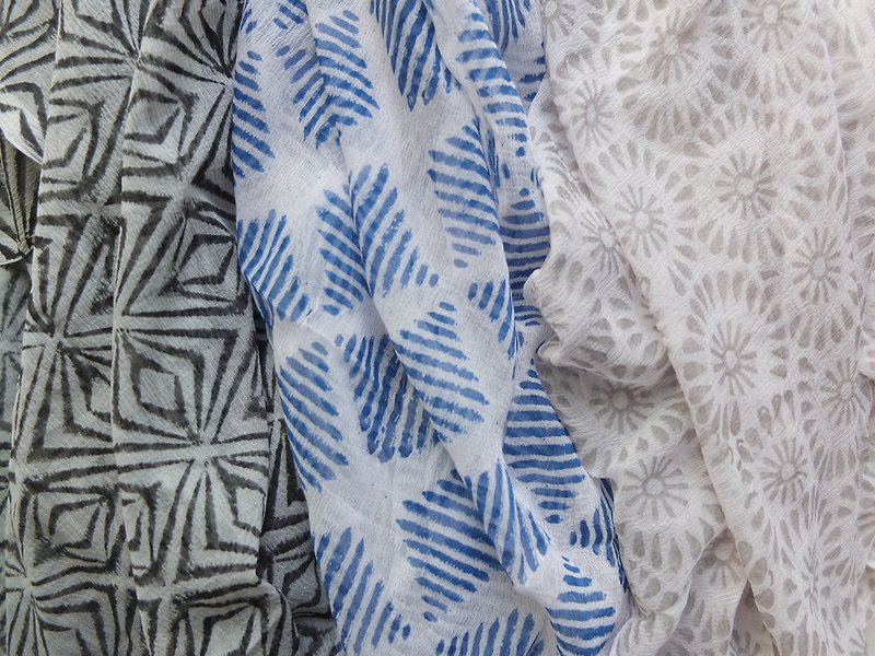 印度手工雕染雪纺微皱折纹理围巾 - 丝巾 - 纸 