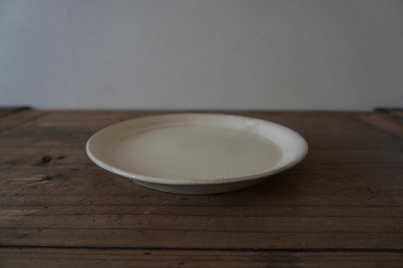 奶油 粉引盘 - 盘子/餐盘/盘架 - 陶 白色