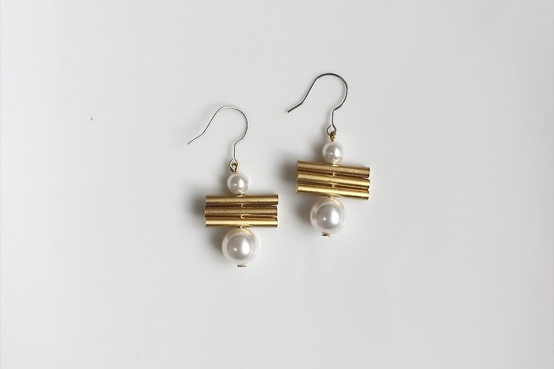 花火 珍珠黄铜造型耳环 - 耳环/耳夹 - 其他金属 金色
