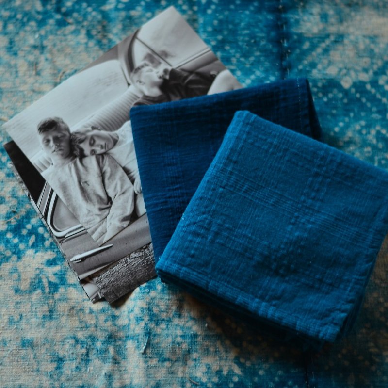 藍 | 中藍and深藍 原創 天然植物藍染 純棉素面暗格紋手帕方巾 - 其他 - 棉．麻 蓝色