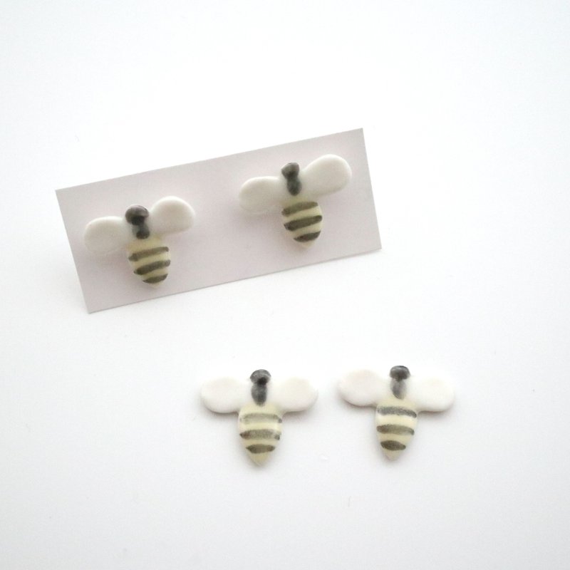 Bee earrings - 耳环/耳夹 - 瓷 黄色