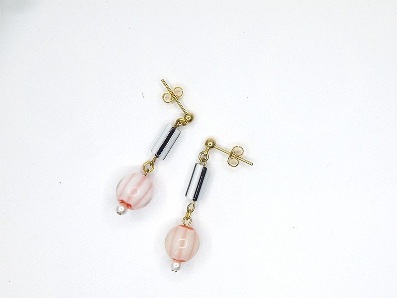 [Riitta] 手工琉璃耳环 (可换夹式) 特别推荐款 - 耳环/耳夹 - 玻璃 粉红色