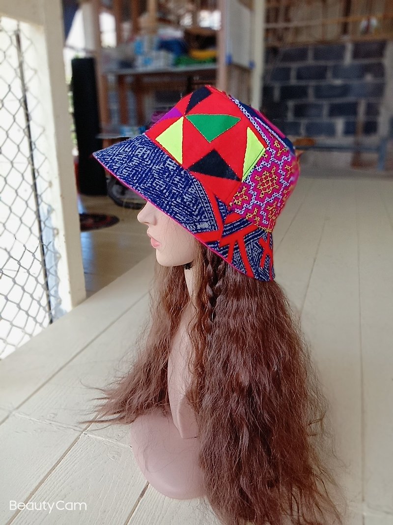 Bucket hat Hmong Lao red hemp bucket hat - 帽子 - 其他材质 多色
