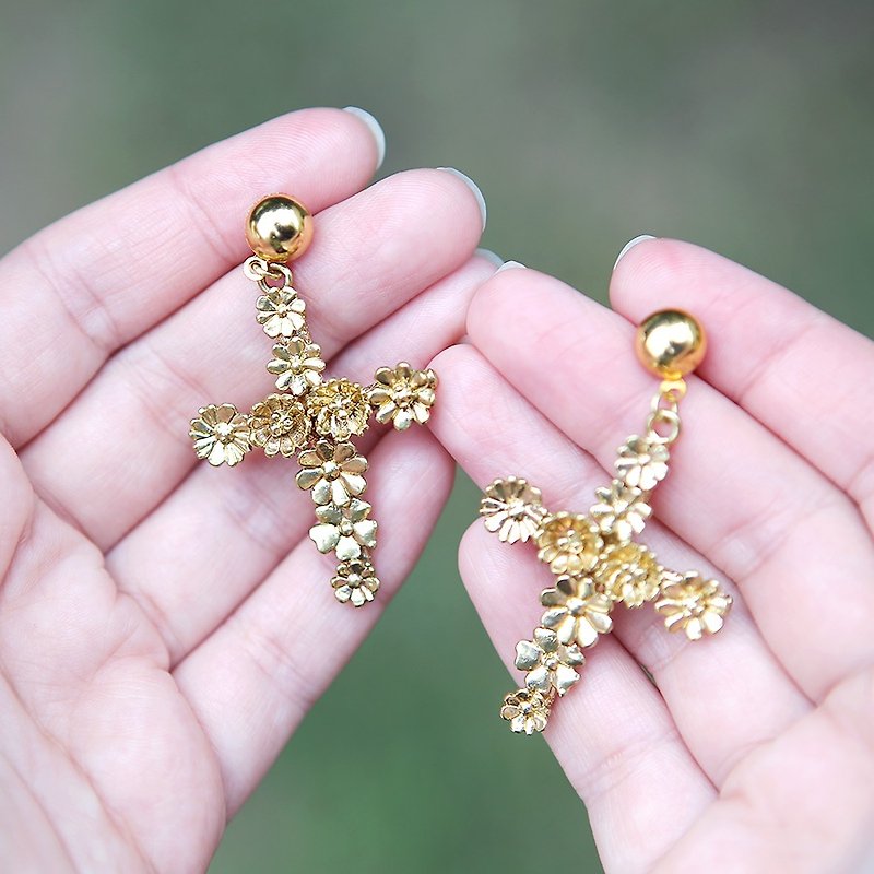 Flower Cross Earrings, Floral Cross Earrings, Cross Earrings, Cross Jewelry, Crucifix Earrings - 耳环/耳夹 - 其他金属 金色
