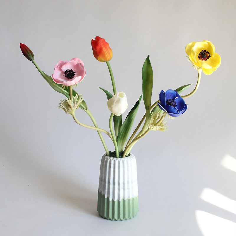 Flower lover Vase Okaeri Vase - 摆饰 - 水泥 多色