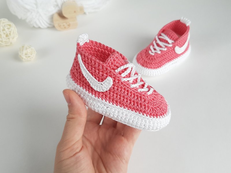 Baby girl booty pink crochet baby shoes, gift for daughter, newborn booties - 婴儿鞋 - 其他材质 粉红色