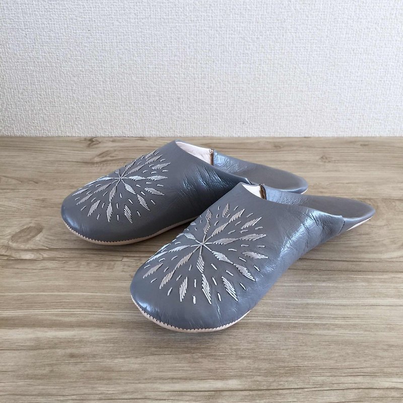 再販　手縫い刺繍の上品バブーシュ (slippers)　ブロードリー　グレー - 其他 - 真皮 灰色