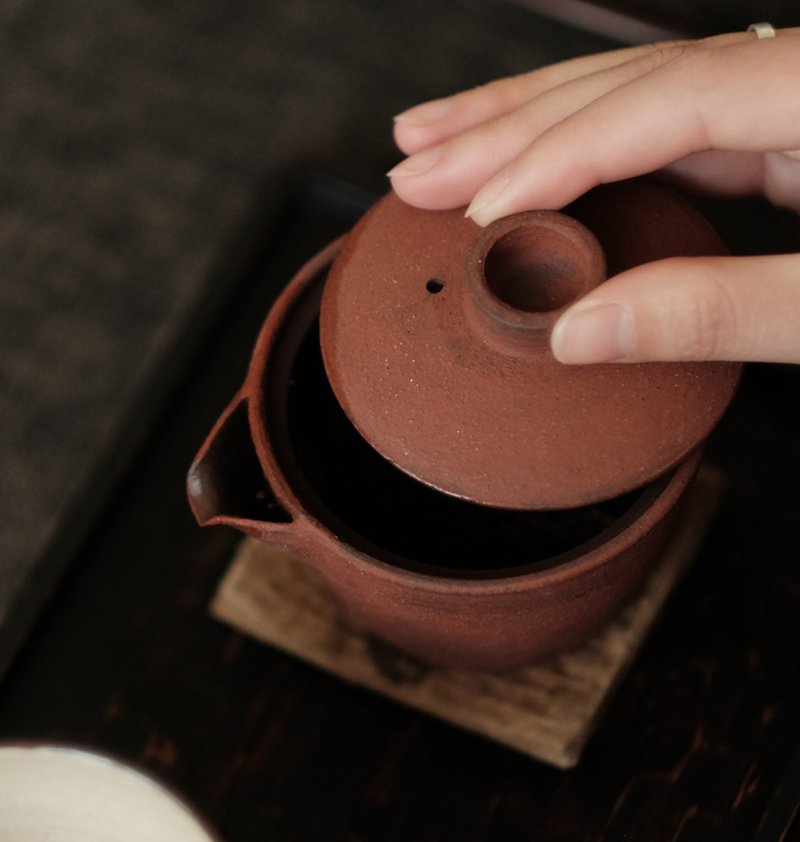 职人手工制作紫砂茶壶 手抓壶 盖碗  化妆土器皿 小容量急需壶 - 茶具/茶杯 - 陶 