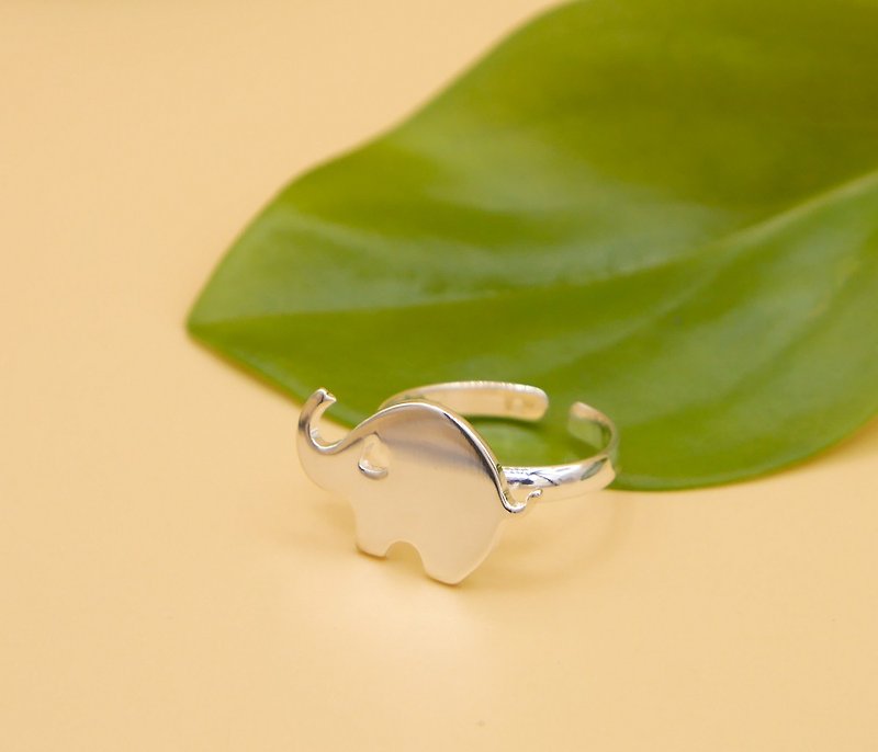 Handmade Little Elephant Ring - Silver plated , Little Me by CASO jewelry - 戒指 - 其他金属 银色