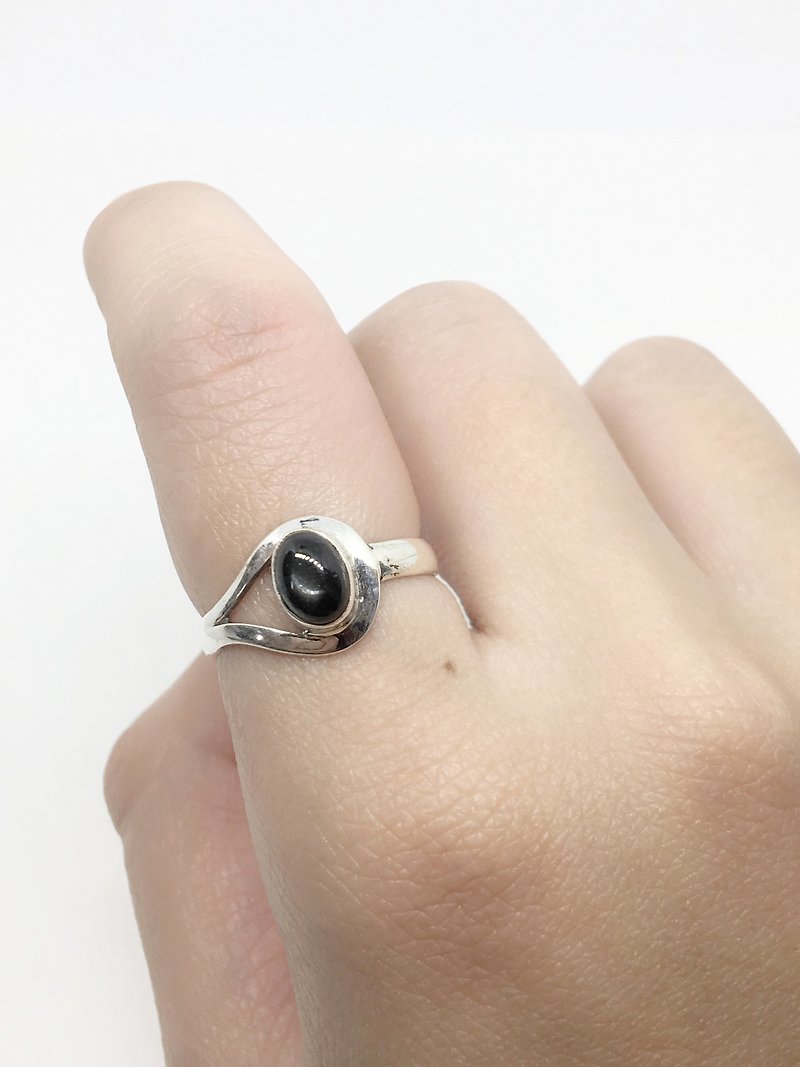 黑星石925纯银篓空曲线戒指 尼泊尔手工镶嵌制作 - 戒指 - 宝石 黑色